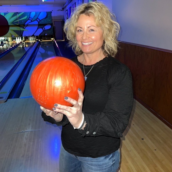 Meet your Posher, Jennifer - Picture 2 of 2